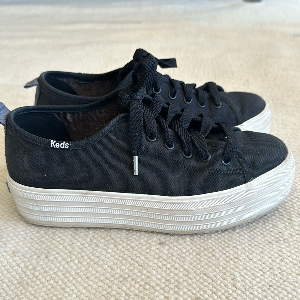 Platform Black Keds